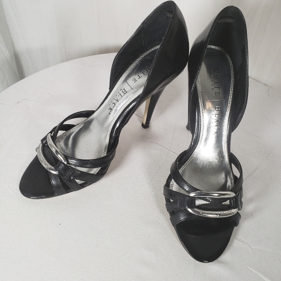 White House Black Market Black Leather Open Toe 3 Inch Heels Sz 6 - Picture 3 of 9
